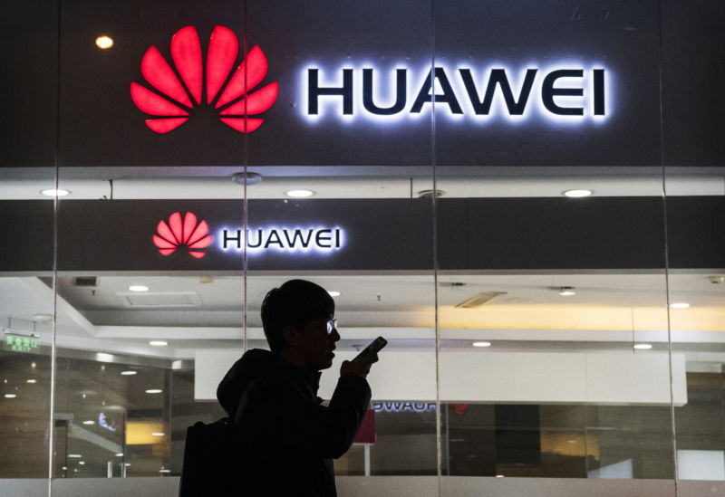 Huawei bracing for a 40% to 60% drop in international smartphone shipments